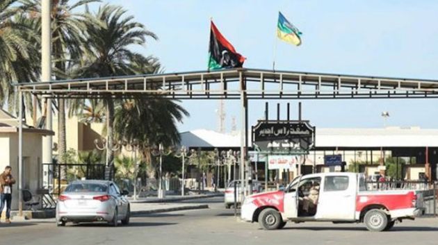 ارتفاع كبير في حركة العبور بمعبر راس جدير.. وتوافد عدد هام من العائلات الليبية 
