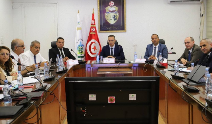 مدنين.. جلسة عمل لتقديم المنظومة الرقمية الجديدة للتصرف في الأعلاف المدعمة 