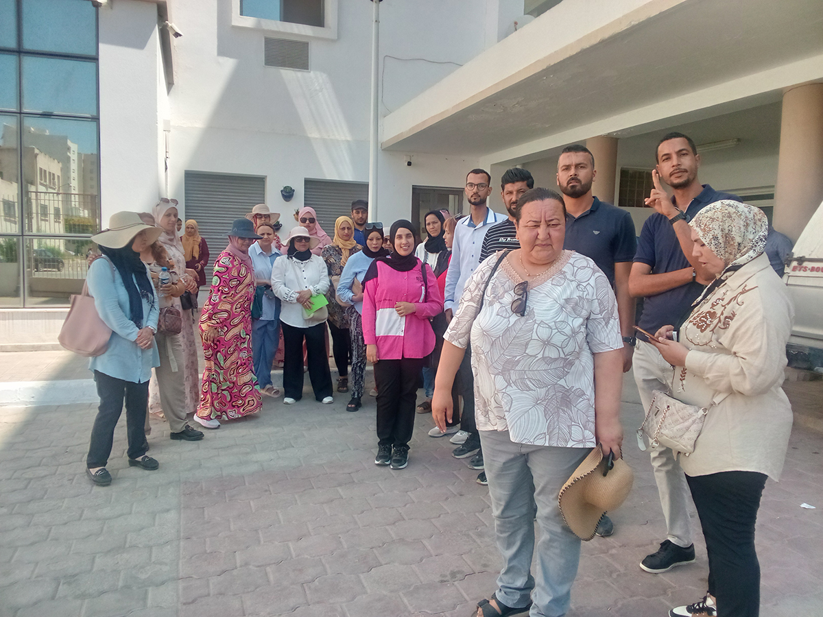 صفاقس.. المعلمّون والأساتذة النواب ينفذون وقفة إحتجاجية 