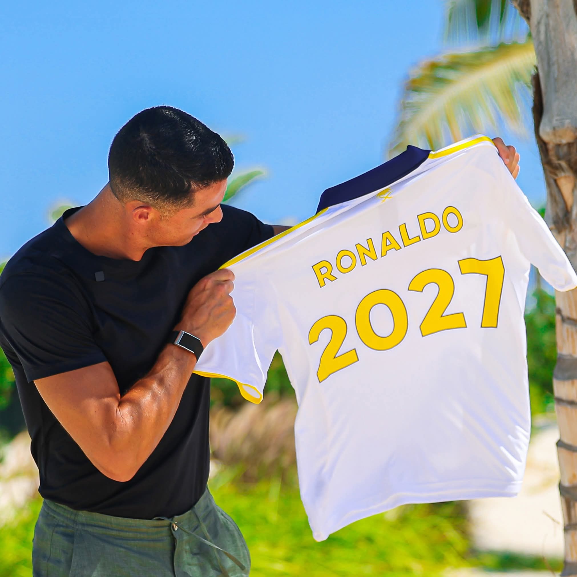 النصر السعودي يجدّد عقد رونالدو 