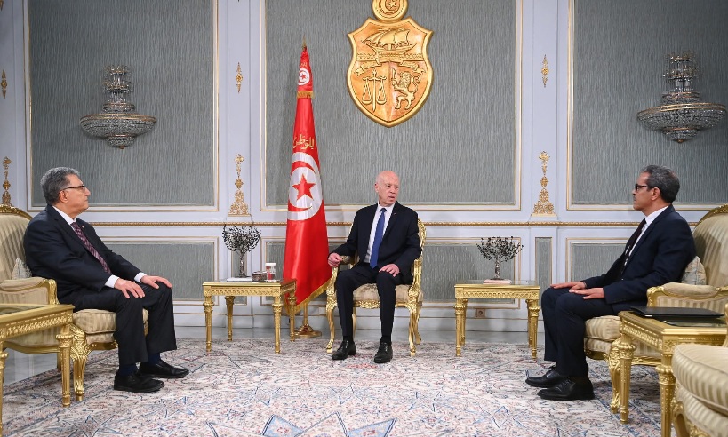 "تونس‭ ‬ليست‭ ‬ضيعة‭ ‬أو‭ ‬بستانا‮"..‬   رئيس‭ ‬الجمهورية‭ ‬يوجّه‭ ‬رسائل‭ ‬للداخل‭ ‬والخارج