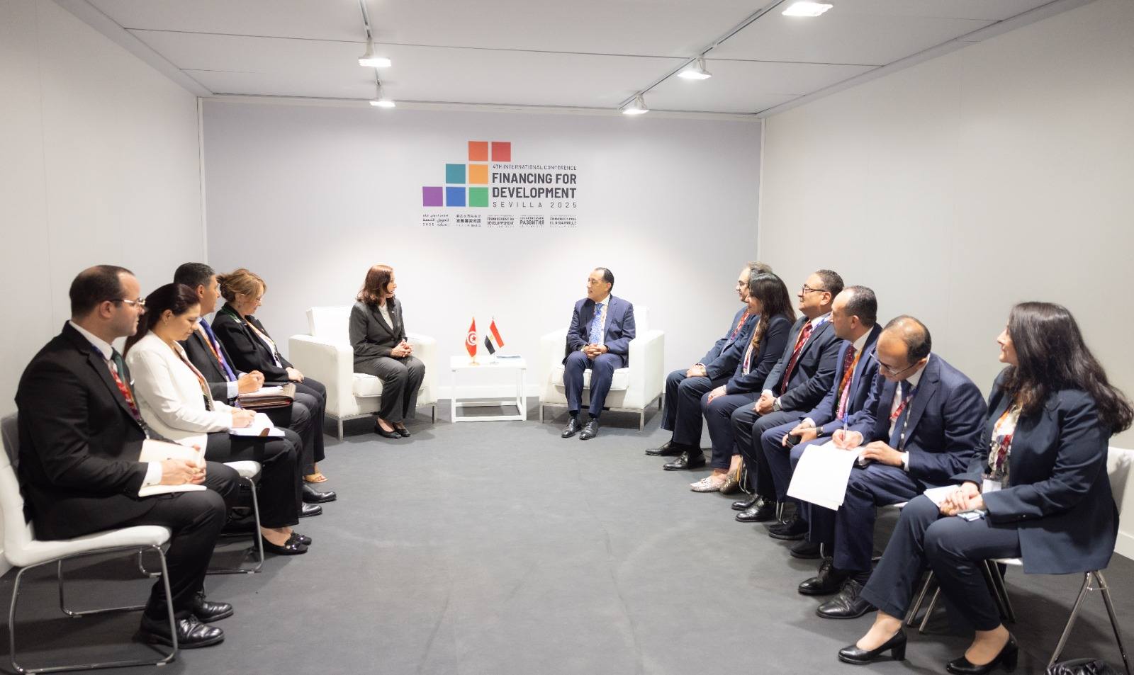 رئيسة الحكومة تتفق مع نظيرها المصري على حسن تنظيم أعمال اللجنة العليا المشتركة في سبتمبر المقبل