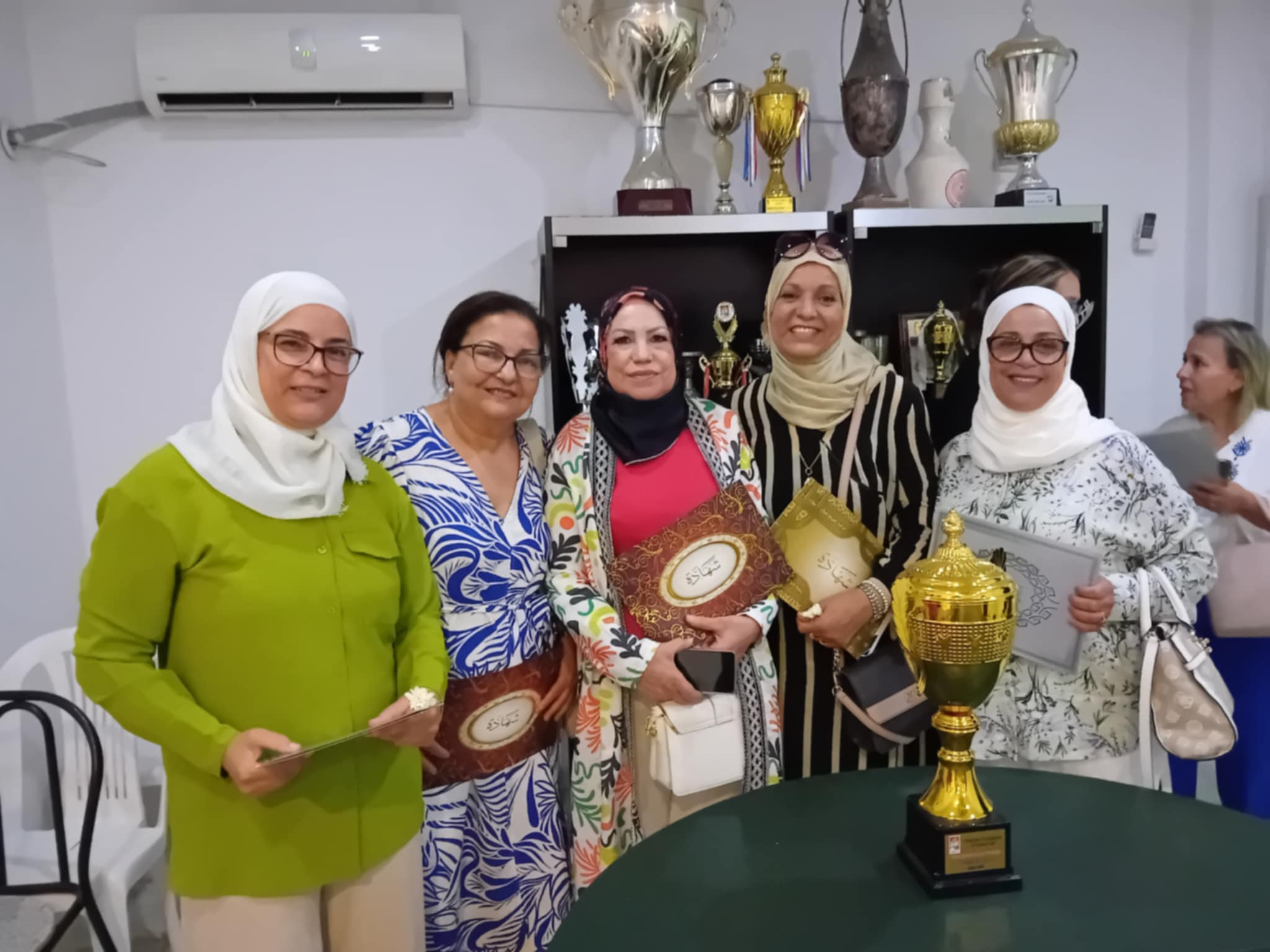 تكريم خاص للاعبات شبيبة القيروان القدامى