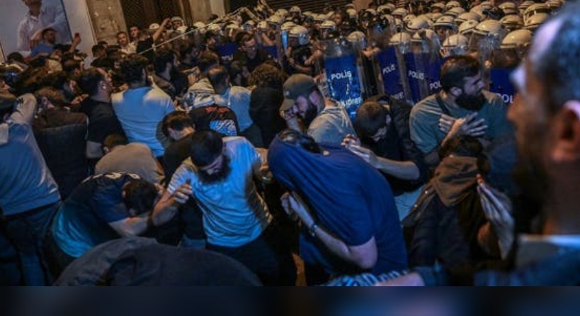 معقل المعارضة التركية.. إيقاف أكثر من 120 من أعضاء بلدية إزمير