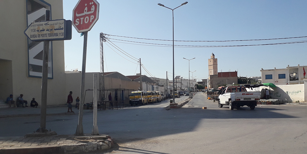 طبربة .. السلطة المحلية تخلي المدخل الشرقي للمدينة من الانتصاب الفوضوي 