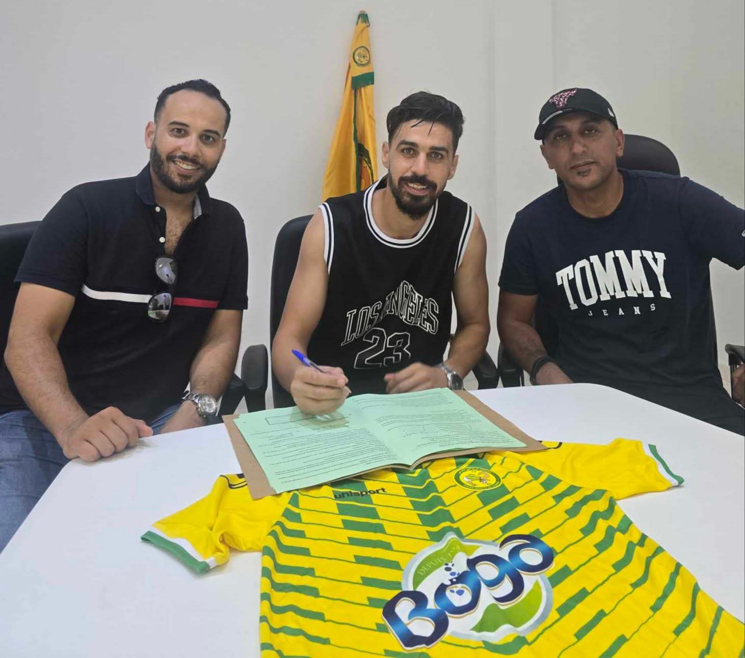 أحمد الحضري يوقّع لمستقبل المرسى 