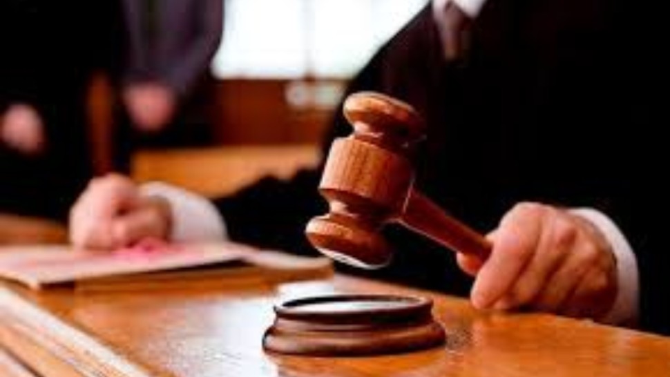 أدوية منتهية الصلوحية تحيل تسعة صيادلة على القضاء