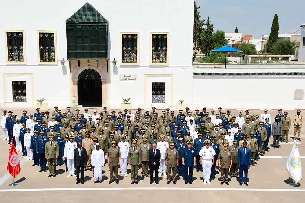 وزير الدفاع: تطوير التكوين بالمدرسة الحربية العليا أمر حتمي لدعم القدرات العملياتية للمؤسسة العسكرية