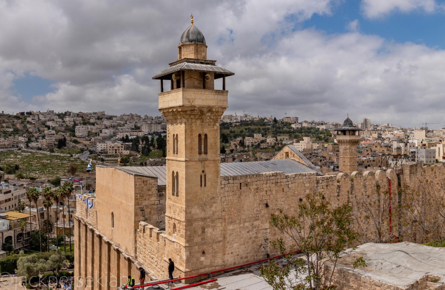 فلسطين تُحذّر من السيطرة الإسرائيلية على الحرم الإبراهيمي