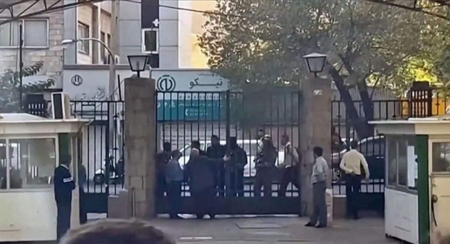 قتلى وجرحى بهجوم مسلح على مجمع قضائي جنوب إيران