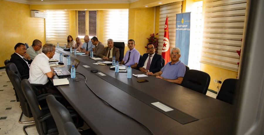 قبل موفى سنة 2025.. وزارة التشغيل تنظم حملة إعلامية وتشغيلية ولقاءات انتداب مباشر بقطاع النسيج والملابس 