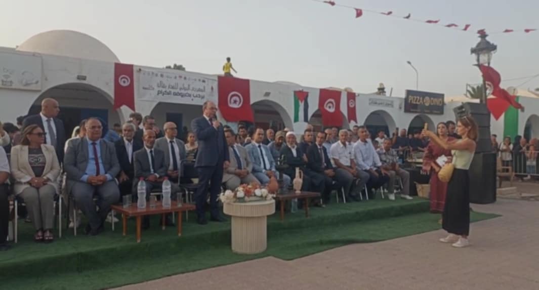 جربة اجيم.  وزير السياحة يفتتح الدورة 24 لمهرجان الفخار بقلالة