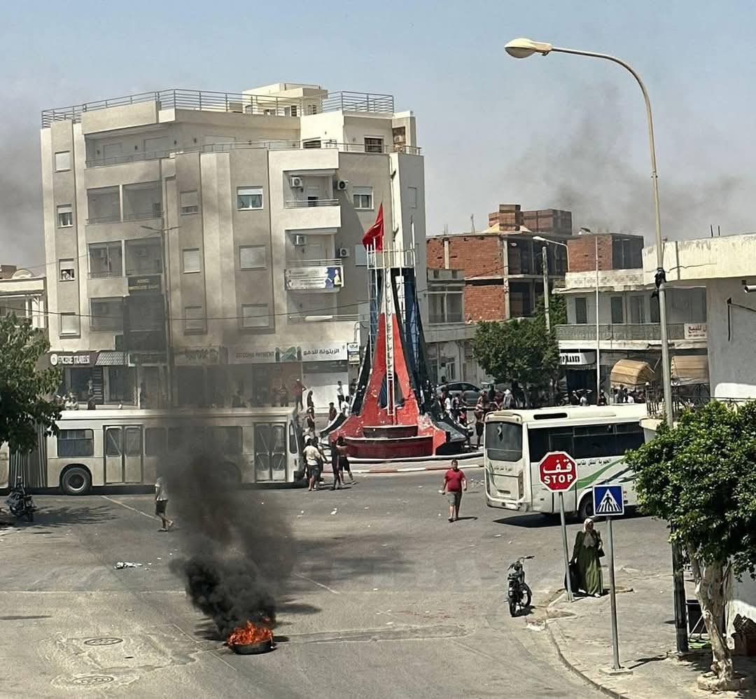 مستقبل قابس.. الجماهير تحتج تنديدا بعدم صرف المستحقات 