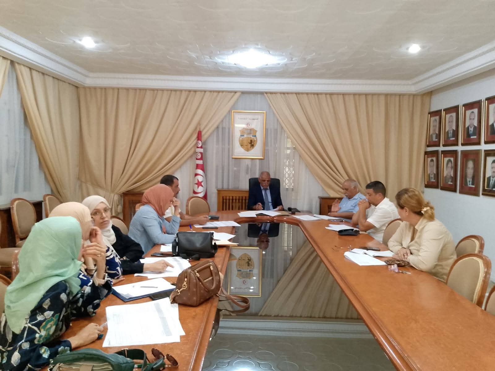 يخص بلديتي سيدي ثابت وقلعة الاندلس.. جلسة عمل للتسريع في استهلاك اعتمادات التنمية قبل موفى 2025