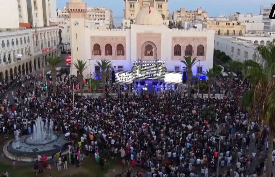 السي آس آس يبدع في تقديم منتدبيه وقميصه الجديد