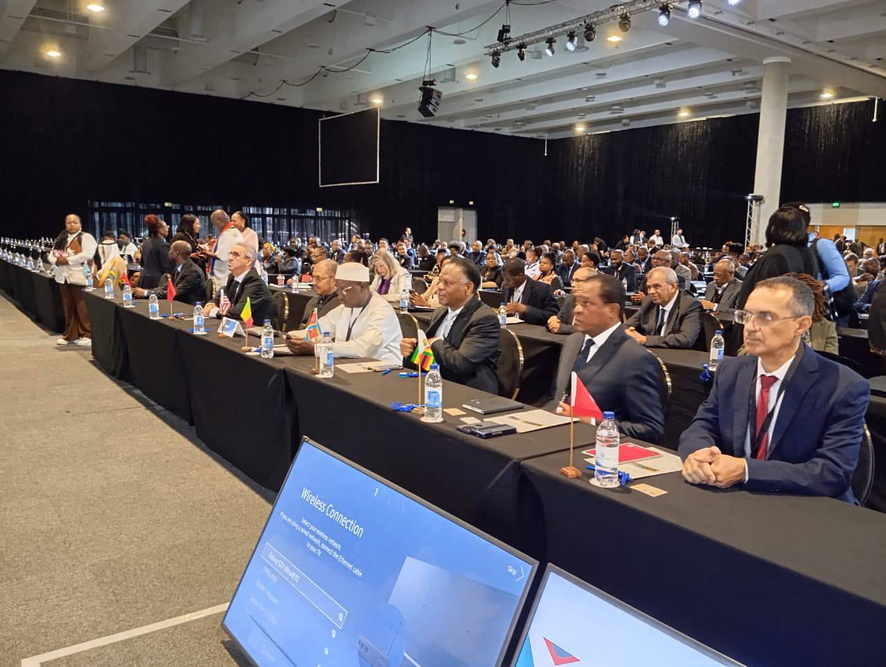 وزير الفلاحة يشارك في قمة الاستثمار في المياه بأفريقيا 2025 