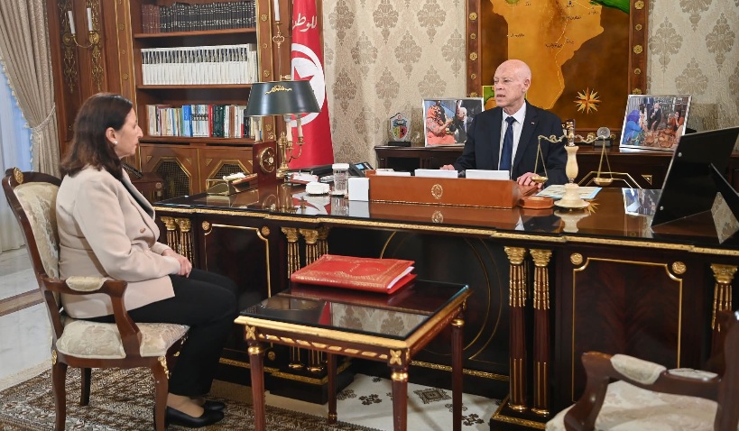 رئيس الجمهورية لدى استقباله رئيسة الحكومة:  لا مجال لأن يحلّ أحد محلّ الدّولة لا في الانخراط غير الإرادي ولا في التمويل غير الطوعي