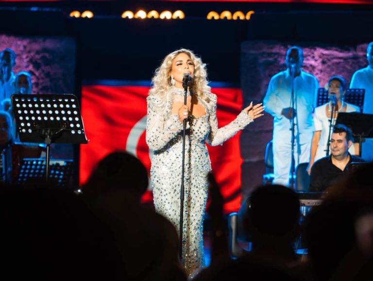 الفنانة صوفية صادق لـ«الصباح»:   بعد قرطاج.. عودتي ستكون بأعمال لبليغ حمدي.. الأبنودي وأغان مغاربية.. ولأول مرة اللون الخليجي