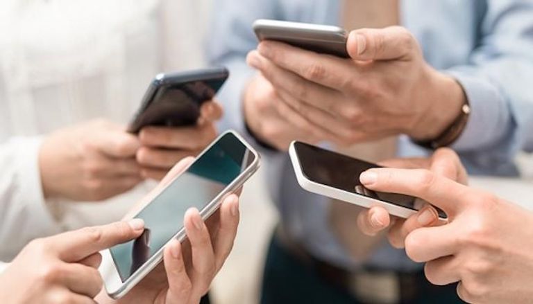  من مستخدمي الهواتف مهددون.. دراسة تكشف أخطر آثار التحديق بالشاشات