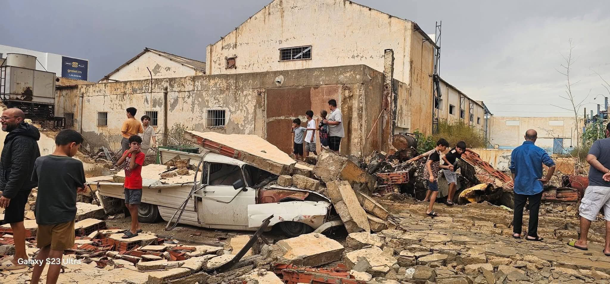 سيدي بوزيد.. عاصفة تتسبب في أضرار مادية 