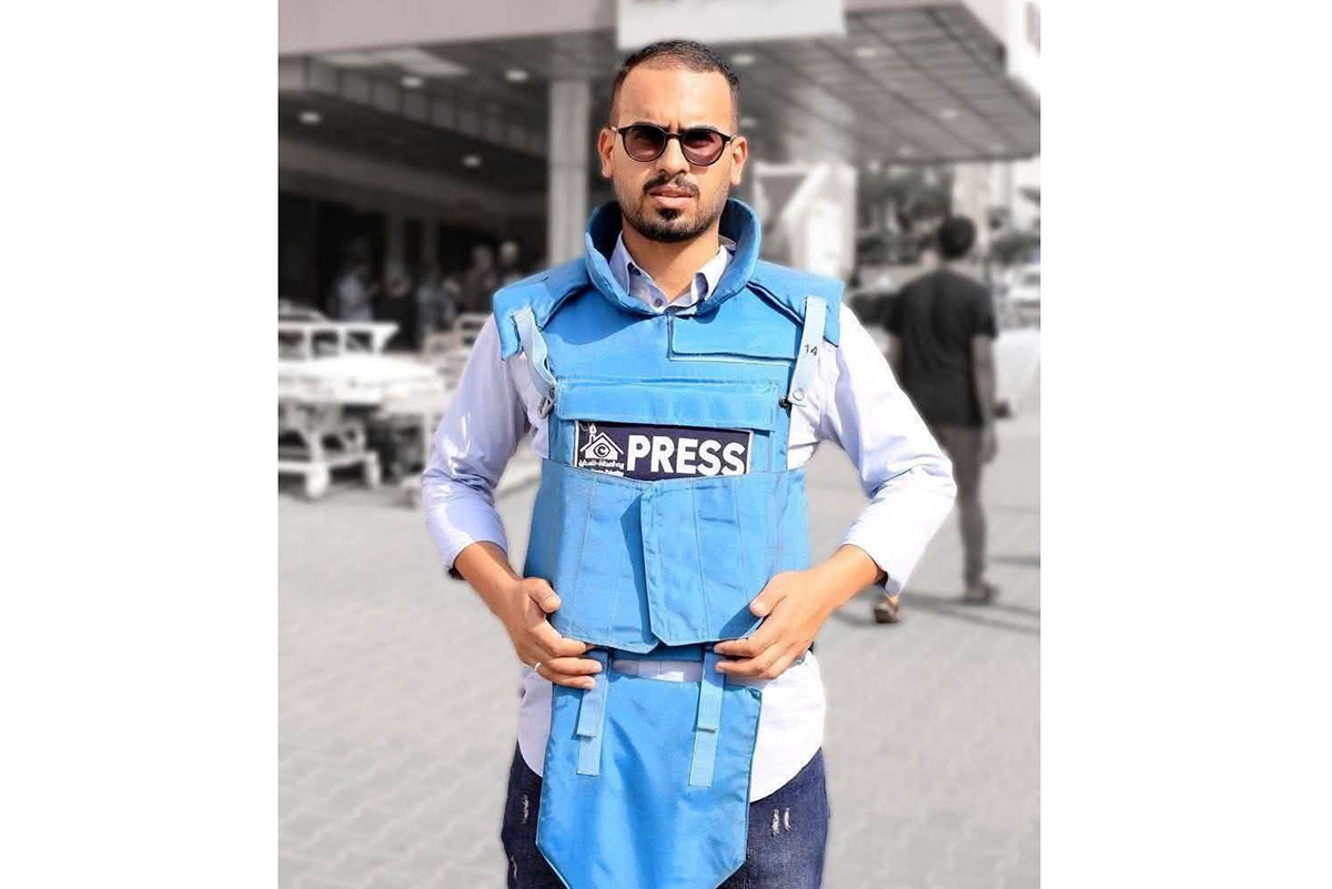 استشهد اليوم في غزة.. معهد الصحافة وعلوم الإخبار ينعى الصحفي الفلسطيني أحمد أبو عزيز 