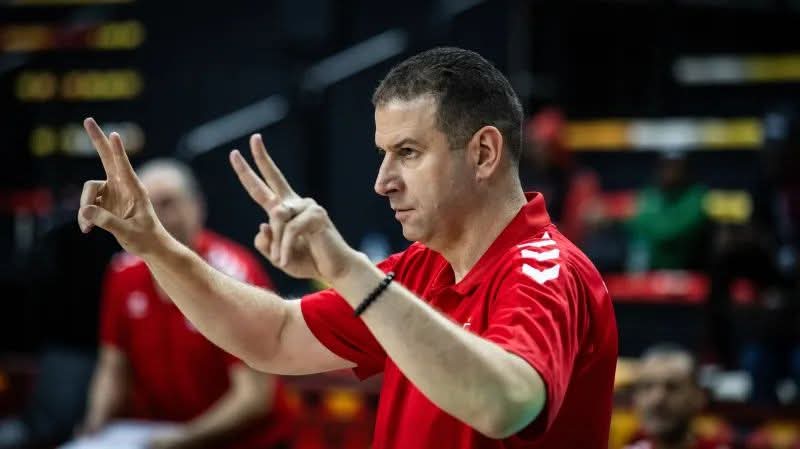 كرة السلة: الجامعة تقيل مدرب منتخب الاكابر 