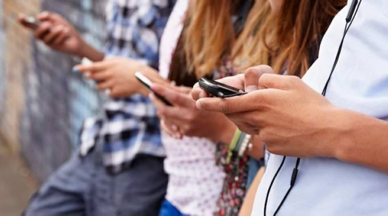 تأثيراتها سلبية ومدمرة..    الإدمان على الشاشات يهدّد المراهقين والأجيال الصاعدة