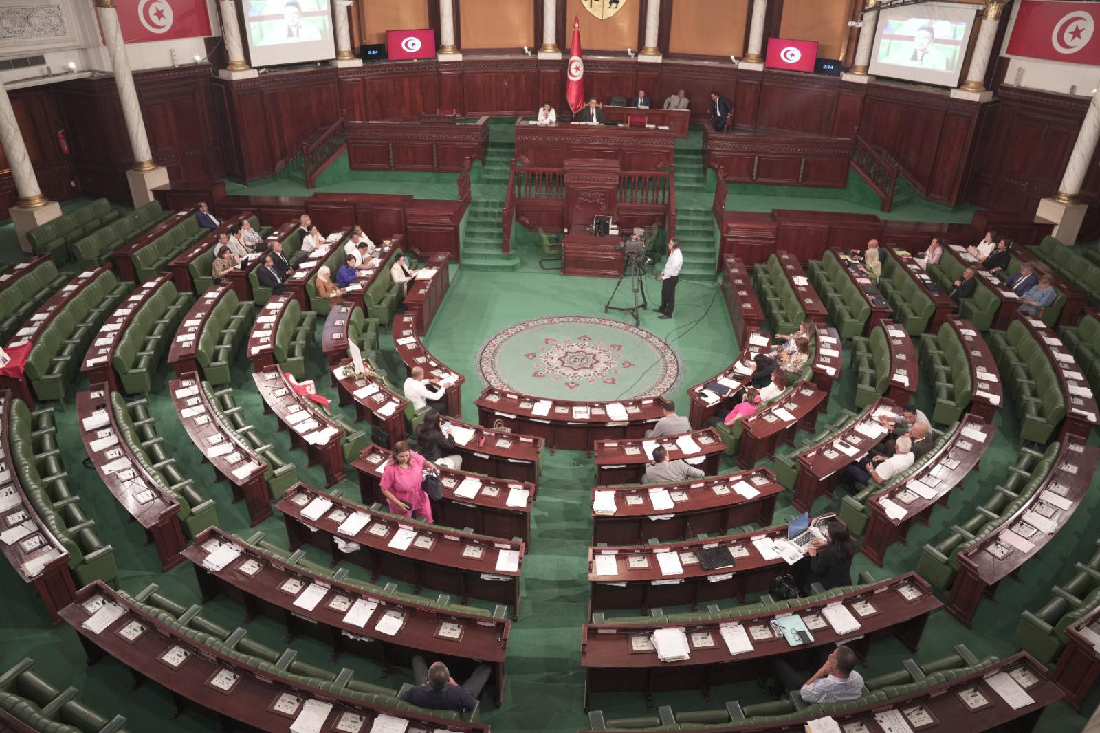 تنظيم عقود الشغل ومنع المناولة..   مؤسسات تتلكّأ في تطبيق القانون.. ولجنة الشؤون الاجتماعية على الخط