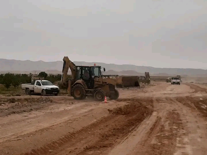 القصرين/حاسي الفريد.. متابعة أشغال تهيئة وتعبيد الطرقات استعدادا للعودة المدرسية 