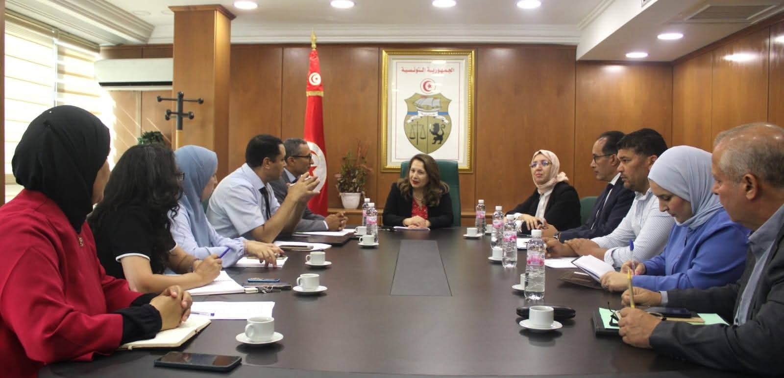 وزارة الصناعة تقرر ‏إحداث لجنة مشتركة تتولى دراسة وضعية محطات ضخ المياه بالمناطق الصناعية حالة بحالة