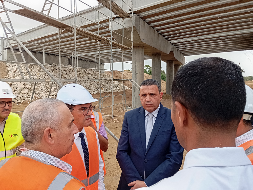 سيدي بوزيد.. وزير التجهيز يعاين القسط الثامن من مشروع الطريق السيارة تونس- جلمة