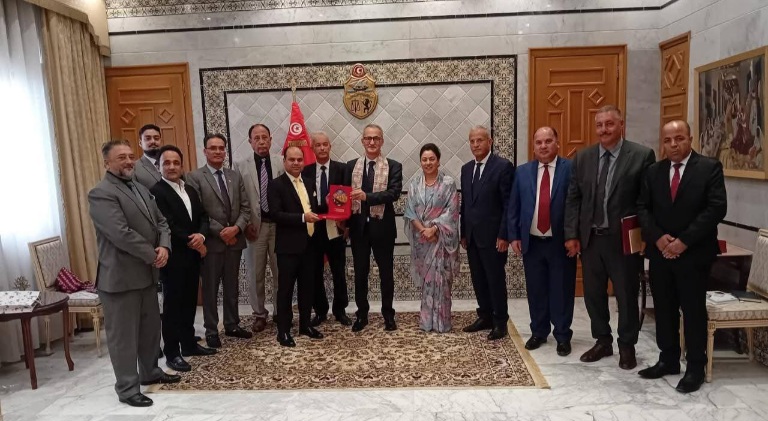 كاتب الدّولة لدى وزير الخارجيّة يستقبل وفدا من رجال الأعمال من النّيبال