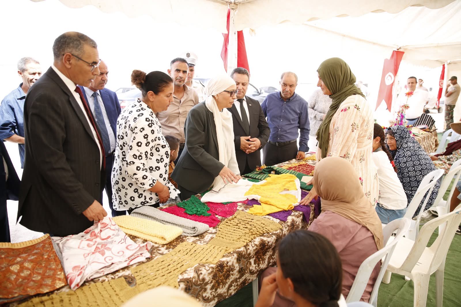 مدنين.. وزيرة الاسرة والمراة تتعرف على نشاط شركة أهلية ومجمع تنموي بسيدي مخلوف 