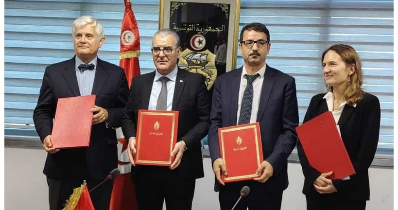 وزير الإقتصاد والمدير التنفيذي للوكالة الفرنسية للتنمية يوقعان على عدد من الإتفاقيات المالية