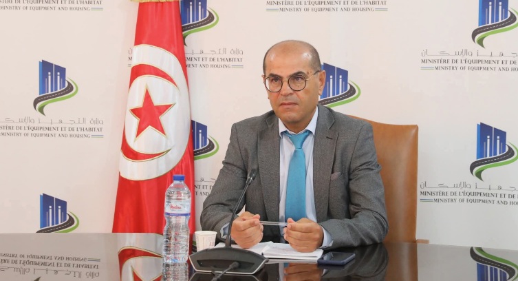 وزير التجهيز  يشدد على التسريع في نسق أشغال مشروع إعادة ربط الطريق بين عين أقطر وقربص 