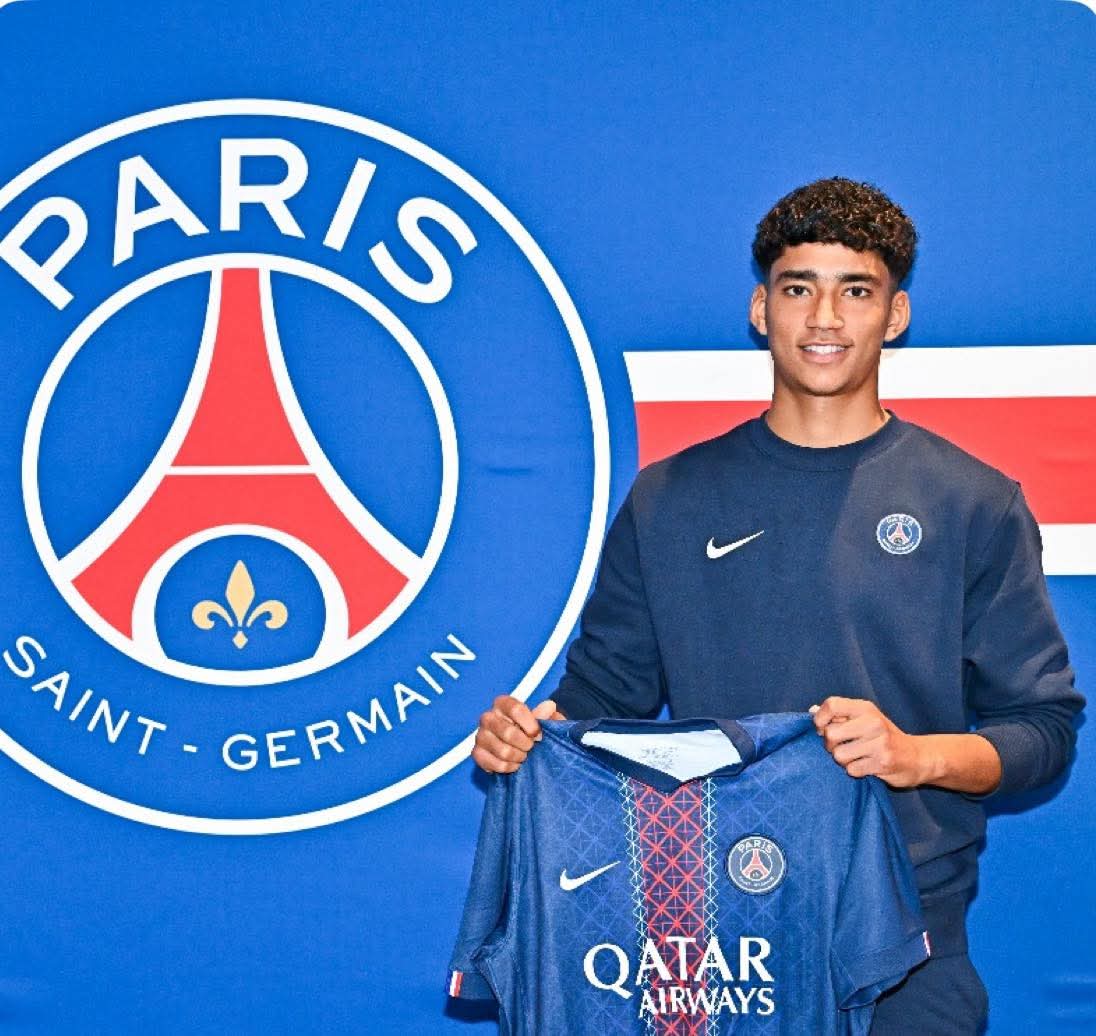 باريس سان جرمان يعلن التعاقد مع العياري 