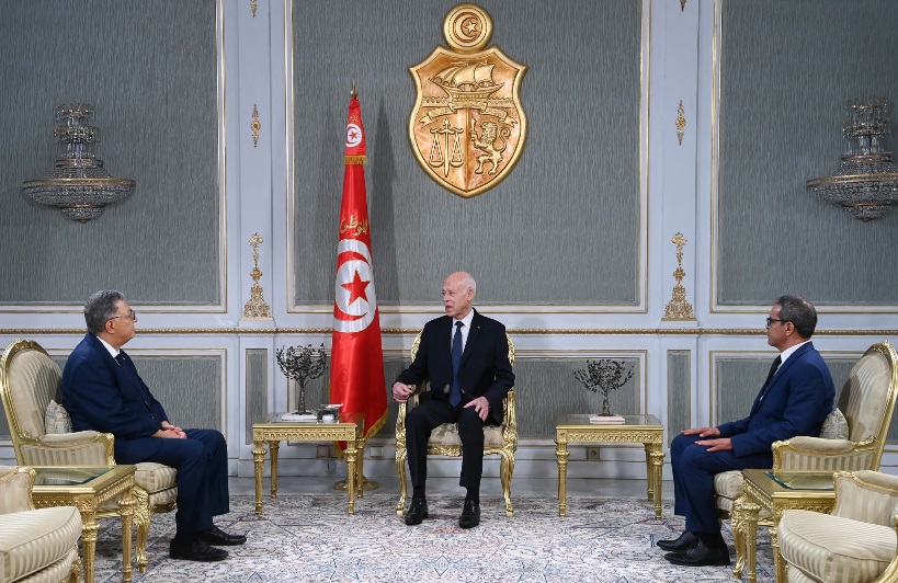 لدى استقباله رئيسي مجلس النواب والمجلس الوطني للجهات والأقاليم.. رئيس الجمهورية يؤكد على أنّ خيار الشّعب في التعويل على الذّات والعمل من أجل تحقيق مطالبه أثبت صحّته
