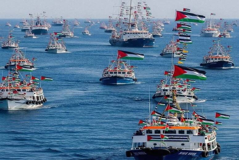 رغم الأعطاب التقنية وسوء الأحوال الجوية..   «أسطول الصمود العالمي» يتقدم بثبات ويدخل المياه الإقليمية اليونانية