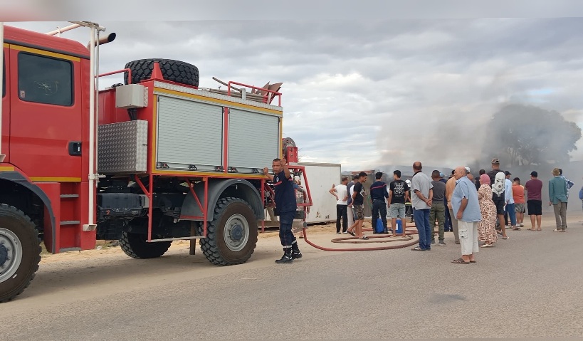 حفوز.. إخماد حريق في نقطة عشوائية لبيع البنزين بالعواديد