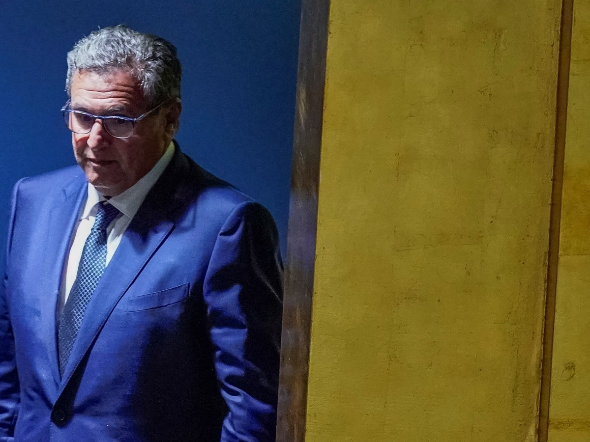 رئيس الوزراء المغربي يدعو للحوار مع تصاعد العنف في الاحتجاجات الليلية