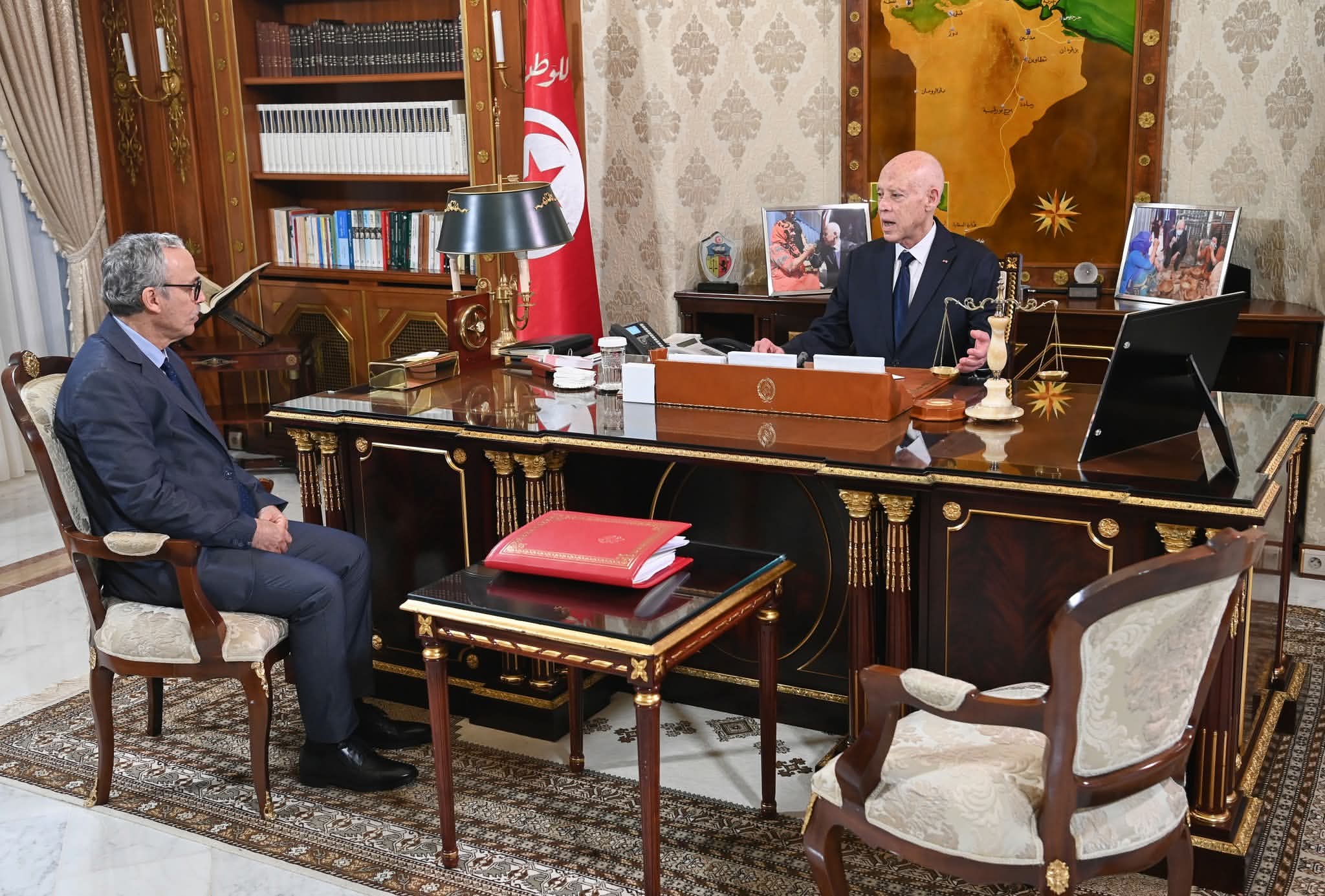  رئيس الجمهورية: تصوّر كامل يتّم الإعداد له لفائدة من طالت بطالتهم على اختلاف أصنافهم