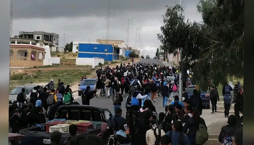 خمودة/فوسانة: سيارة نقل ريفي تدهس تلميذا أمام الاعدادية وتكرر النداءات لتركيز مخفضات للسرعة 