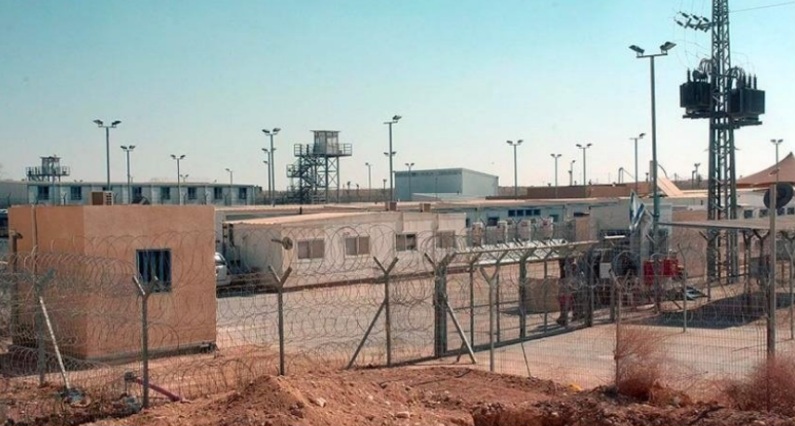  محامية بمركز عدالة: نشطاء أسطول الصمود العالمي يمثلون أمام محكمة خاصّة بسجن “سهرونيم” في صحراء النقب 