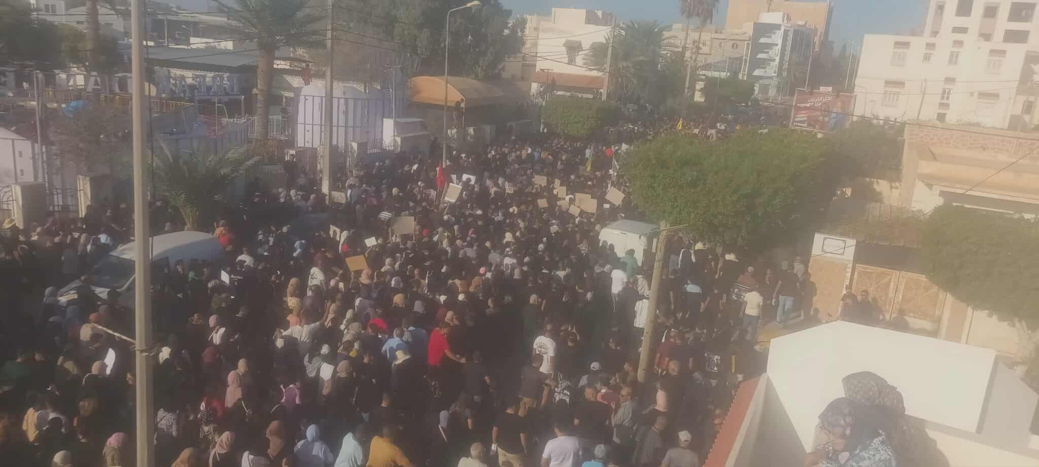 قابس.. مسيرة سلمية للمطالبة بإنهاء المظلمة البيئية 