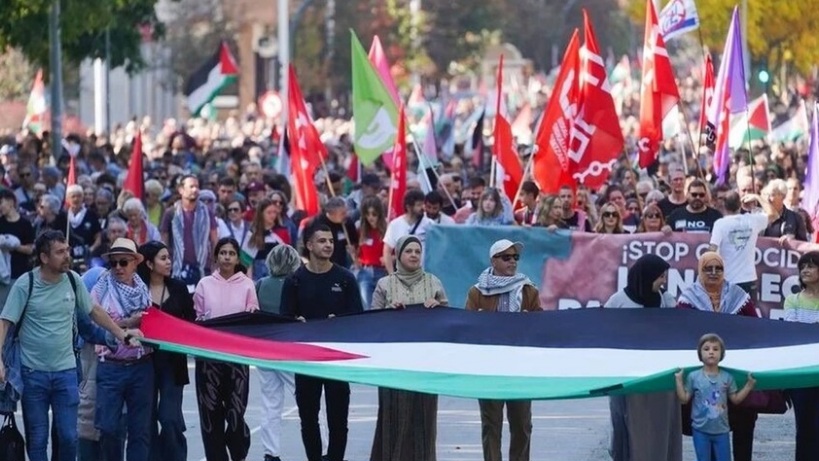 مظاهرات طلابية ضخمة في إسبانيا نصرة لفلسطين 