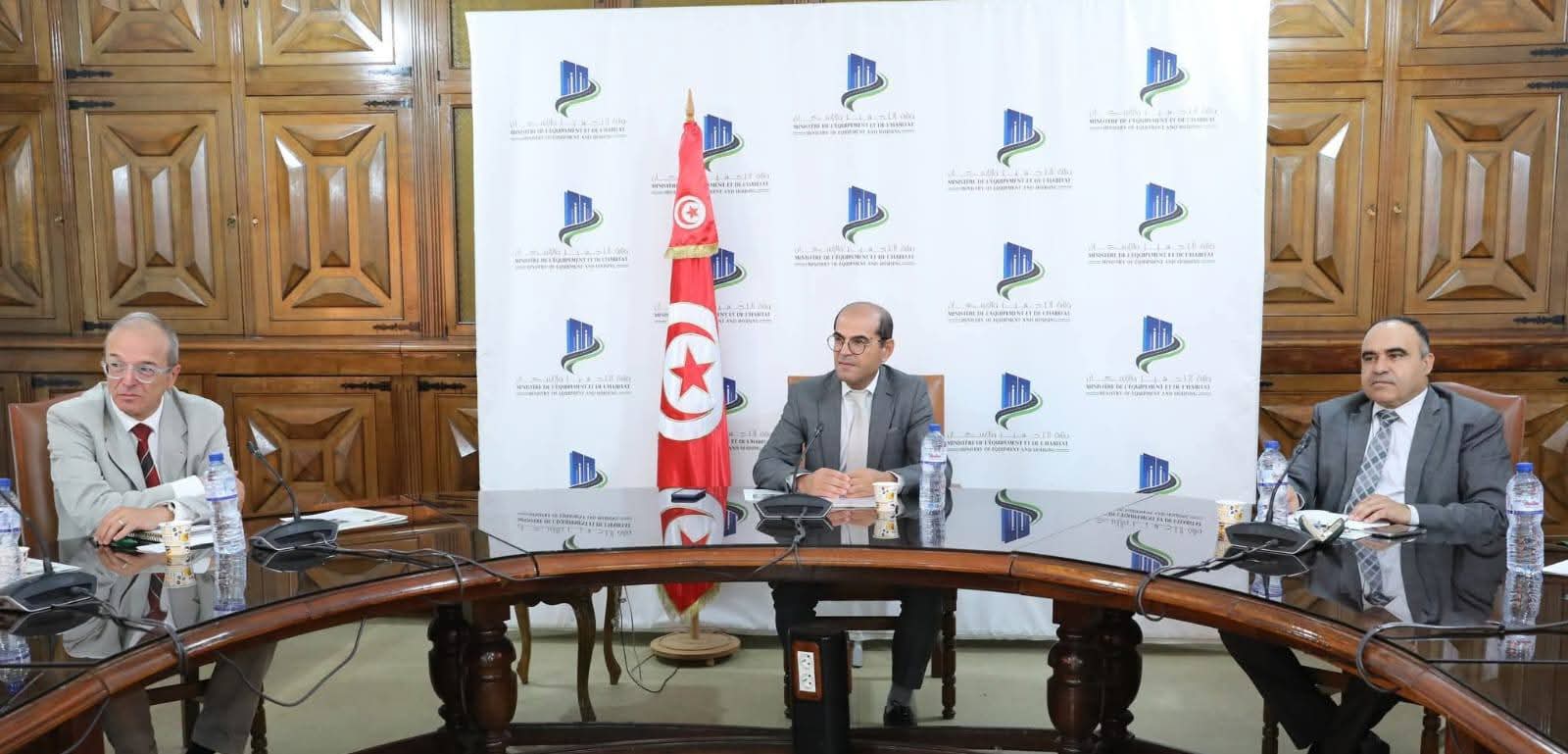 مدينة الأغالبة الطبية.. وزير التجهيز يؤكد ضرورة الإلتزام بإستكمال دراسات المشروع وفقا للآجال