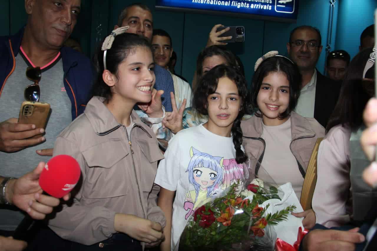 🔴عودة التوأم بيسان وبيلسان كوكة إلى تونس بعد تتويجهما بتحدي القراءة العربي