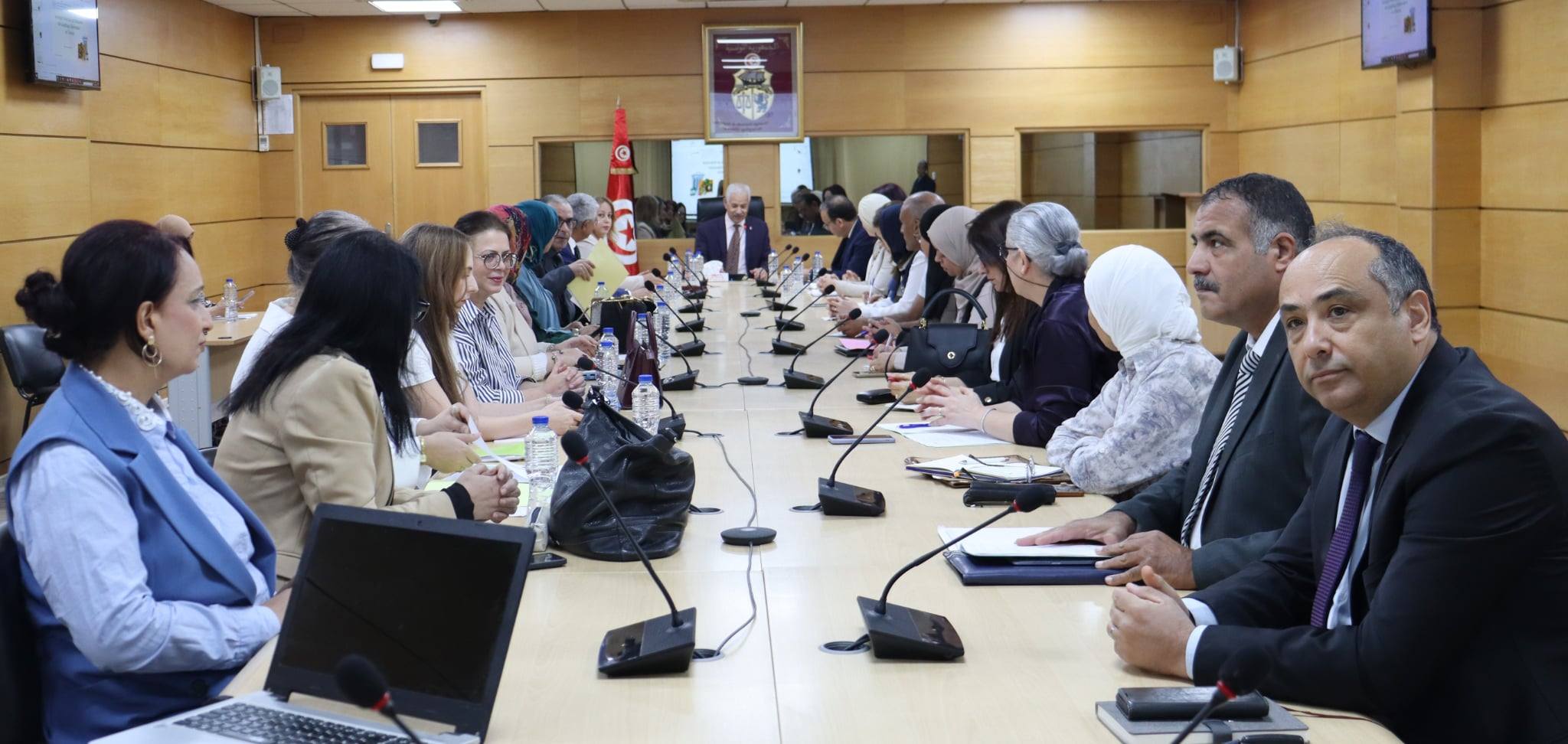  وزير التجارة يعلن عن الانطلاق في إعداد الاستراتيجية الوطنية للحد من التبذير الغذائي