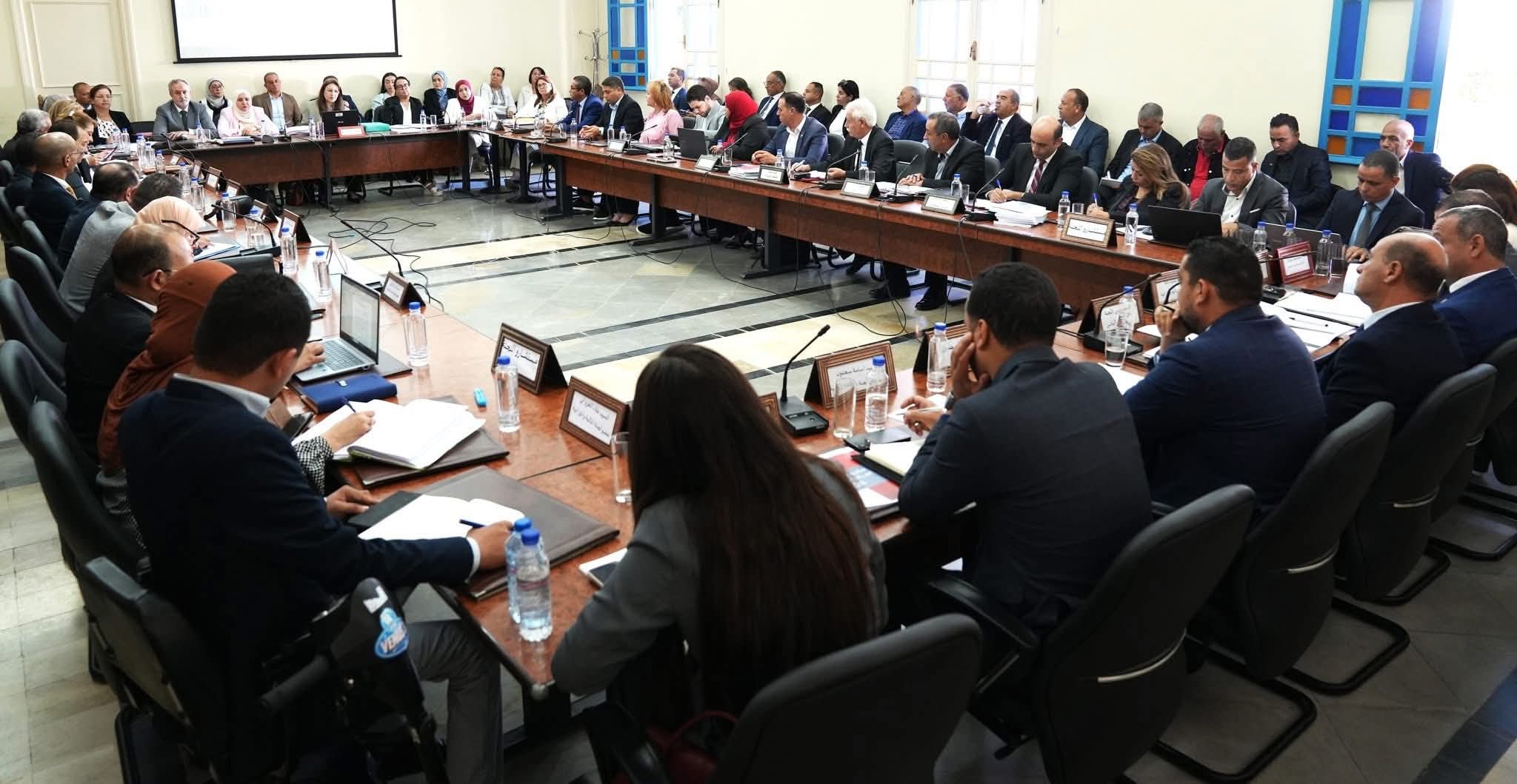 مشروع ميزانية الدولة لسنة 2026.. برمجة 51878 انتدابا جديدا في الوظيفة العمومية