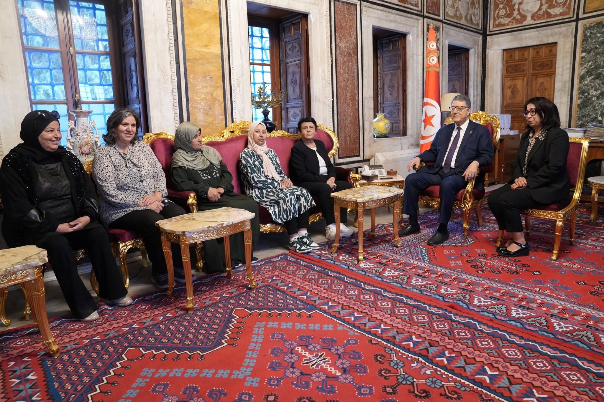  طالبوا بمراجعة الاطار التشريعي للقطاع.. رئيس البرلمان يستقبل وفدا من غرفة محاضن ورياض الأطفال